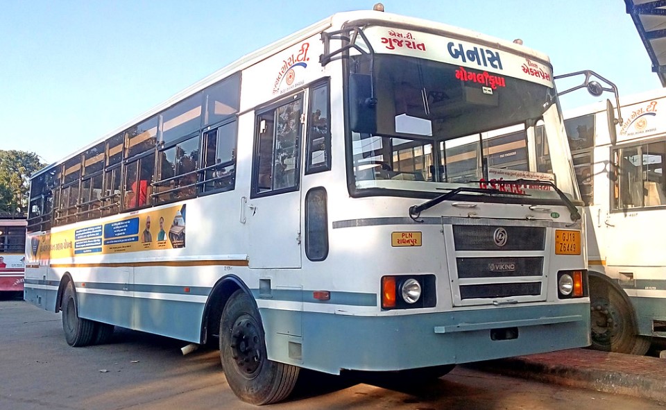 gujarat st bus - નવીન બસો